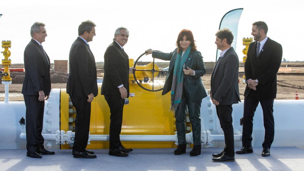 Agustín Rossi, Sergio Massa, Alberto Fernández, Cristina Fernández de Kirchner, Axel Kicillof y Agustín Gerez.