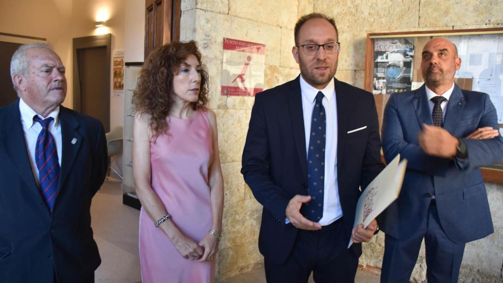 El alcalde de Ciudad Rodrigo, Marcos Iglesias, junto a otros miembros del equipo de Gobierno
