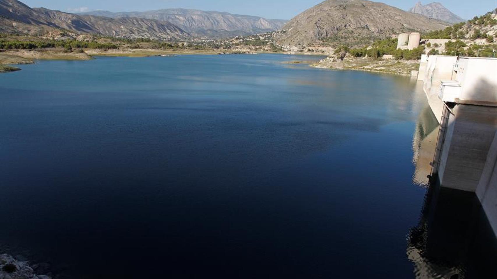 El embalse Amadorio en Villajoyosa, en imagen de archivo.