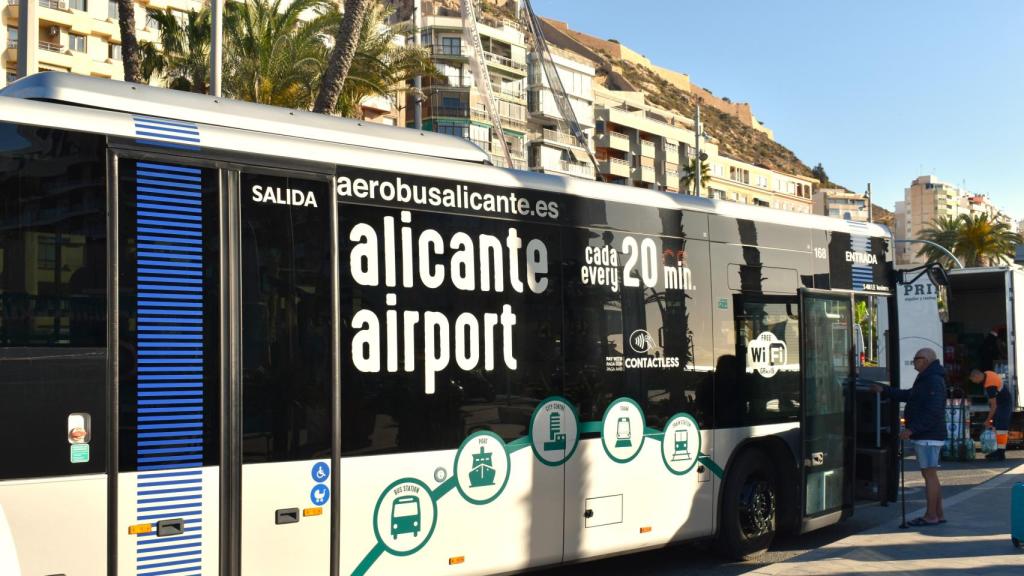 La línea C-6 conecta Alicante con el aeropuerto Miguel Hernández.
