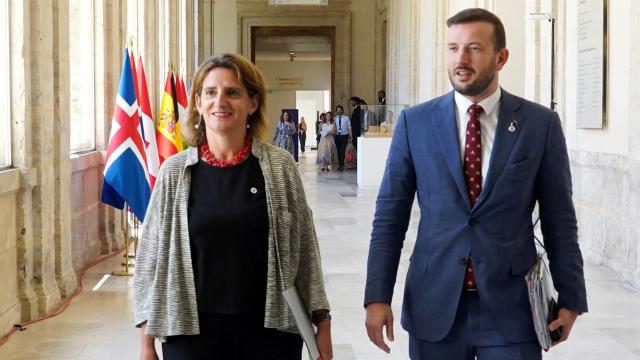 La ministra de Transición Ecológica y vicepresidenta tercera del Gobierno, Teresa Ribera, junto al comisario europeo de Medio Ambiente, Virginijus Sinkevicius, este lunes en Valladolid.