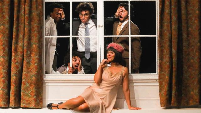 Plantel de 'No andes desnuda por la casa', de Georges Feydeau. Foto: Pedro Soares