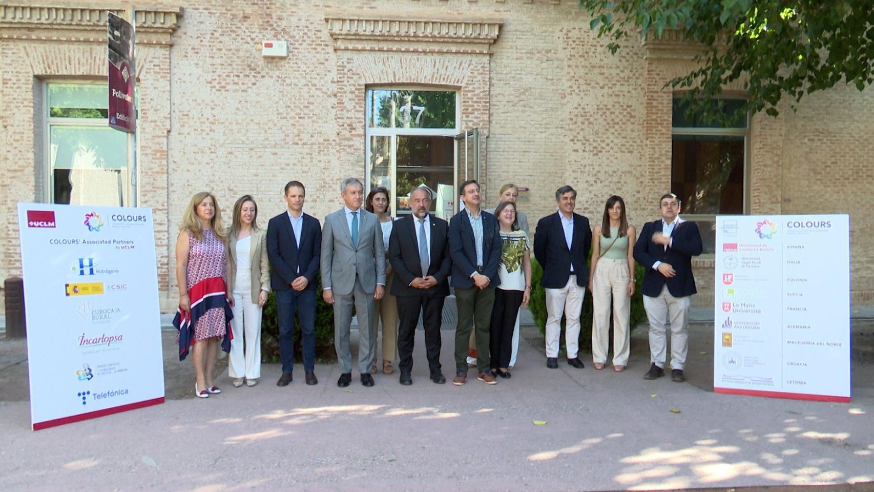 Presentación del proyecto COLlaborative innOvative sUstainable Regional UniverSities.