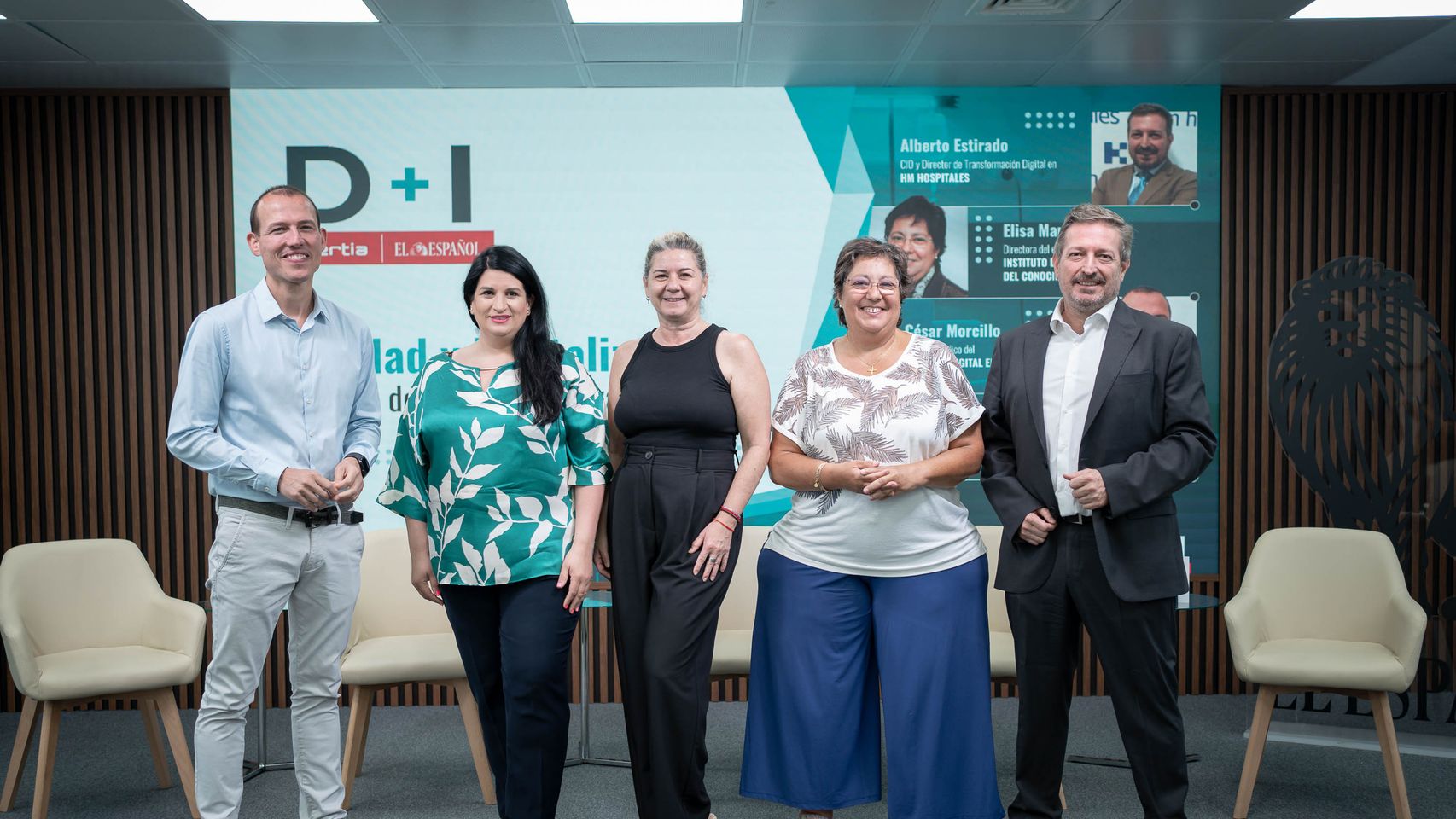 César Morcillo (Sanitas), Rosa María López Carneros (Boehringer Ingelheim), Mar Carpena (D+I), Elisa Martín (Instituto de Ingeniería del Conocimiento) y Alberto Estirado (HM Hospitales), durante el encuentro.