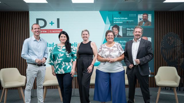 César Morcillo (Sanitas), Rosa María López Carneros (Boehringer Ingelheim), Mar Carpena (D+I), Elisa Martín (Instituto de Ingeniería del Conocimiento) y Alberto Estirado (HM Hospitales), durante el encuentro.