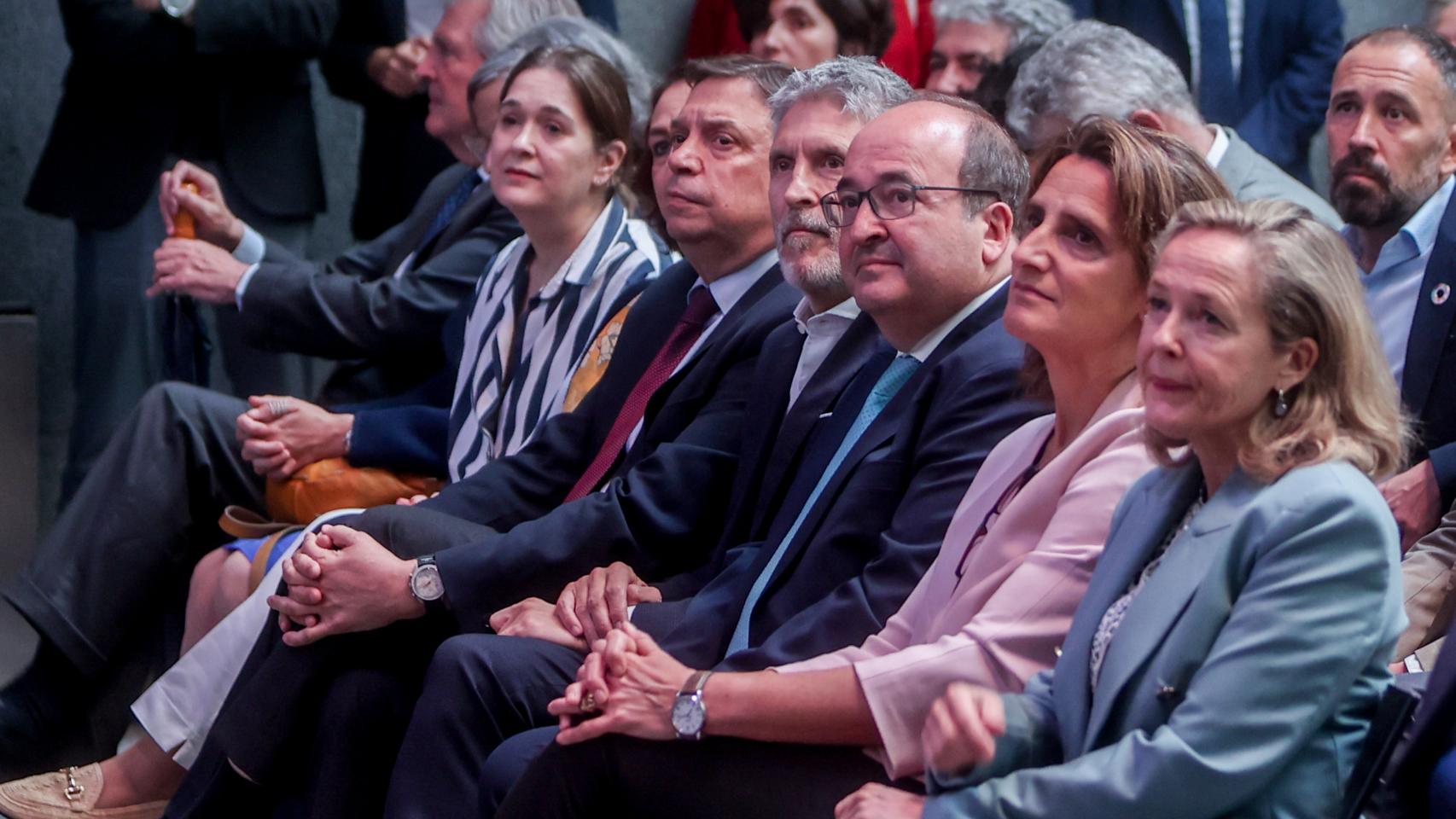 Teresa Ribera, Nadia Calviño junto a otros ministros del Ejecutivo en un acto de julio.