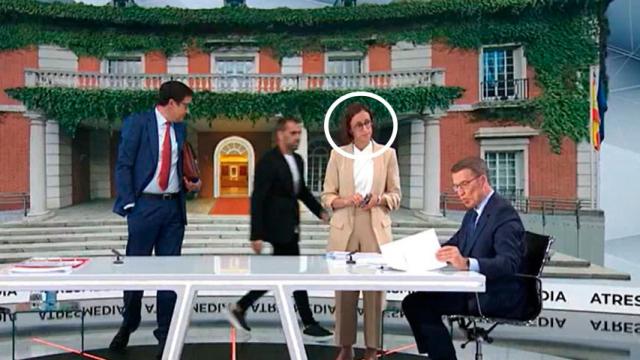 Marta Varela, señalada con un círculo, durante un momento del debate electoral del pasado lunes.
