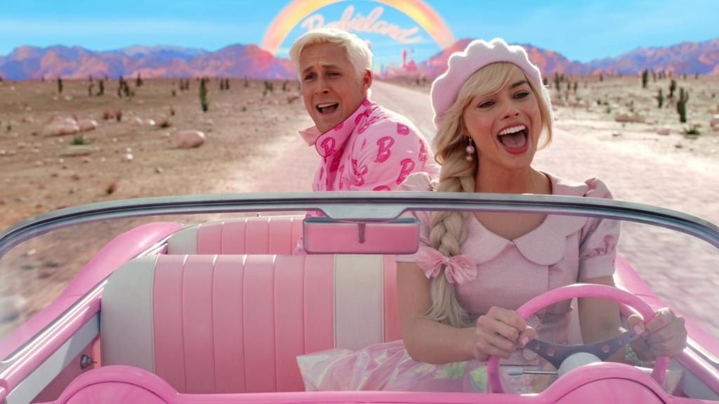Ryan Gosling es Ken y Margot Robbie es Barbie en el filme