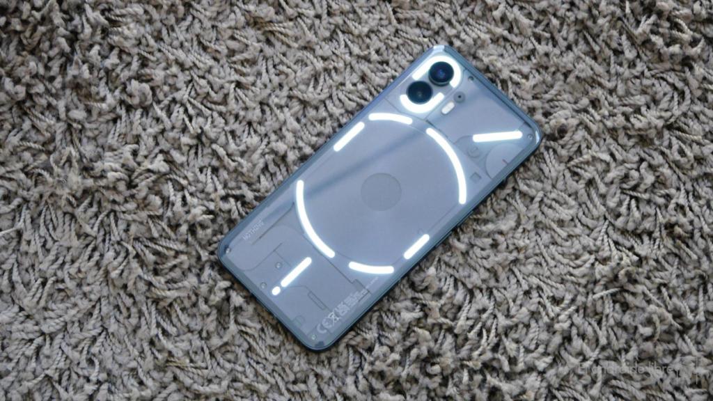 Nothing Phone (2)