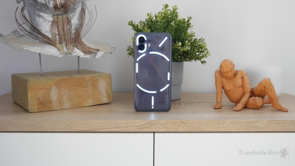 Nothing Phone (2)