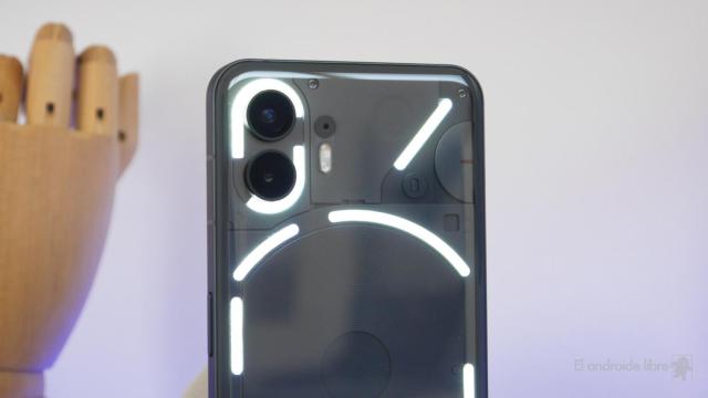 Nothing Phone (2)