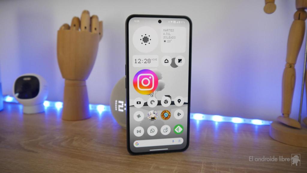 Nothing Phone (2)