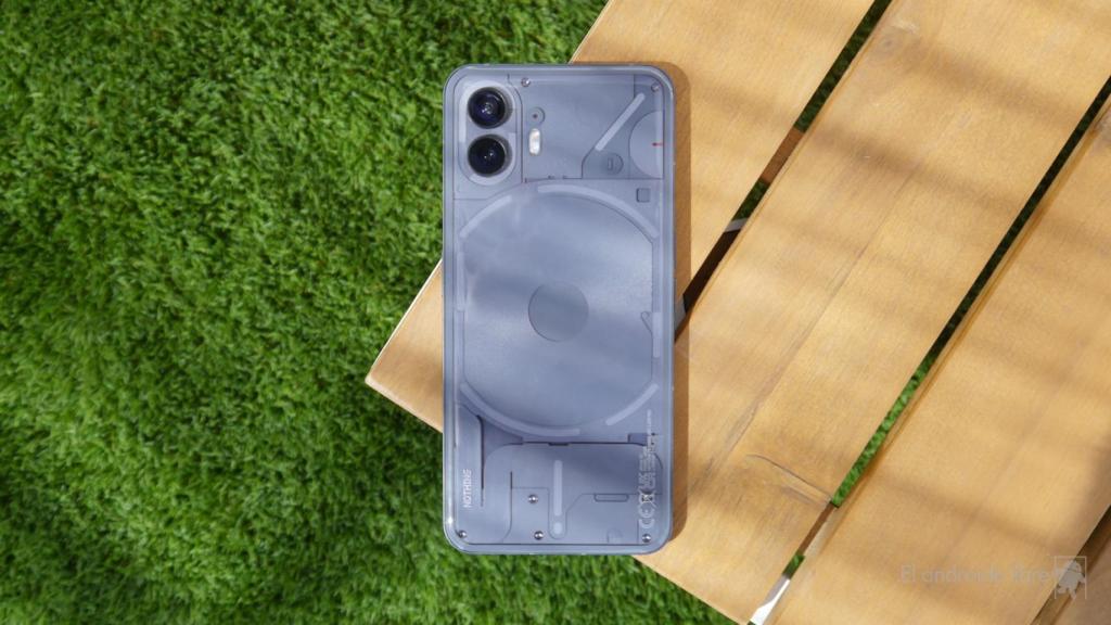 Nothing Phone (2)