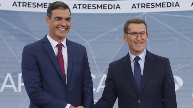 Sánchez y Feijóo en el plató del cara a cara.