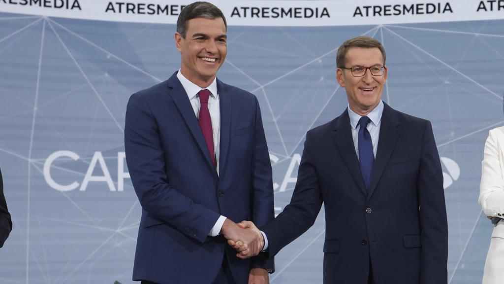 Sánchez y Feijóo en el plató del cara a cara.