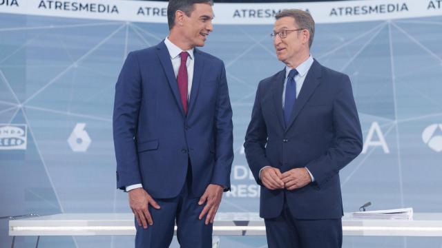 Pedro Sánchez y Alberto Núñez Feijóo este lunes en el primer y único cara a cara entre ambos antes del 23-J.