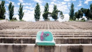 La única butaca sin arrancar en el auditorio, en junio en 2021.