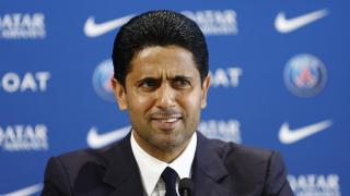 Nasser Al-Khelaïfi, en rueda de prensa con el PSG