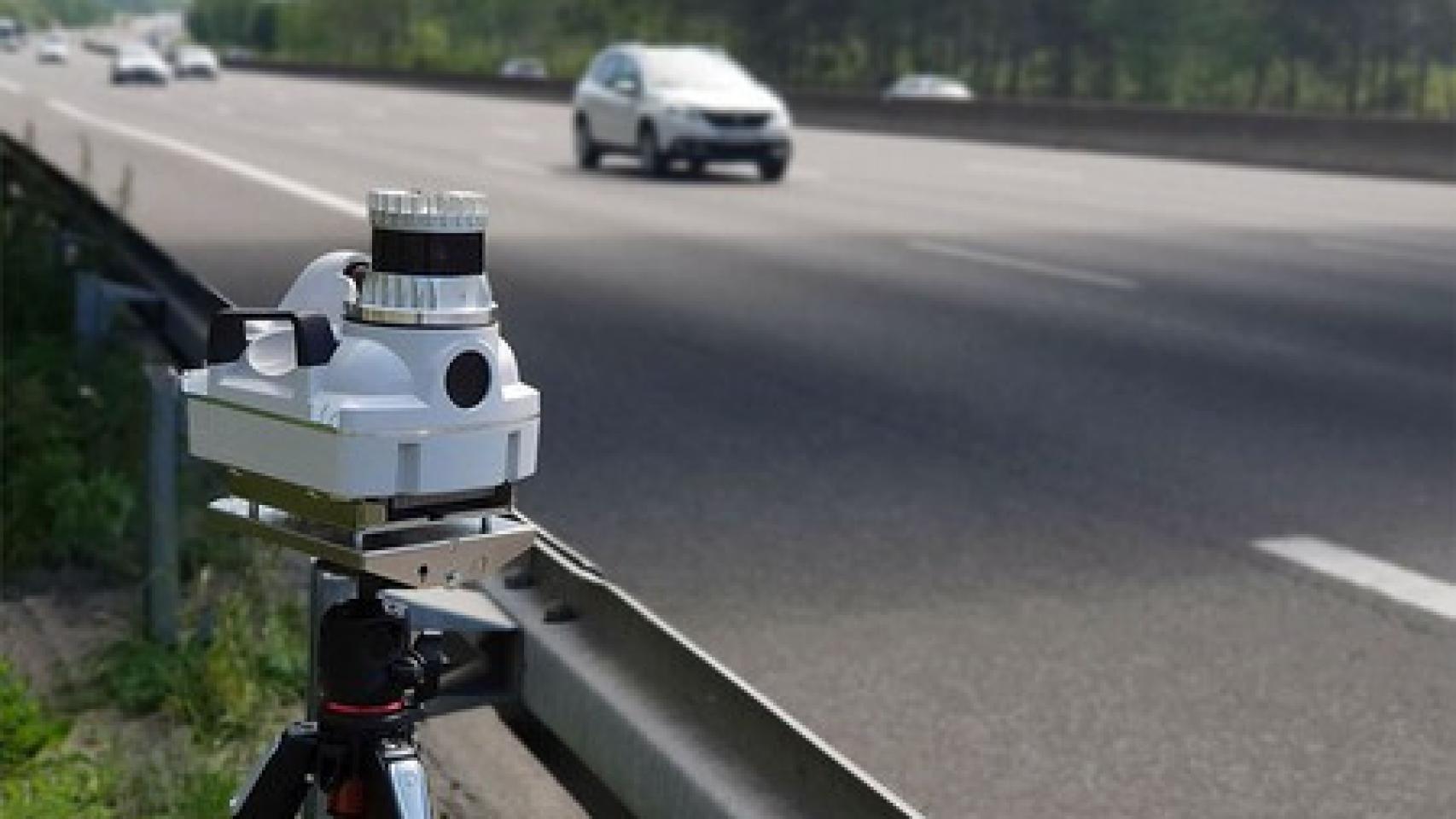 Radar de velocidad en una carretera europea.