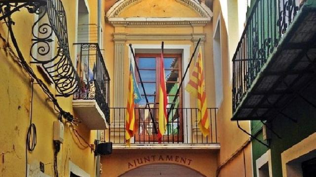 La fachada del Ayuntamiento de La Vila Joiosa.