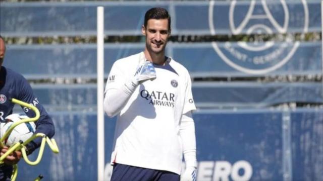 Sergio Rico, en un entrenamiento con el PSG