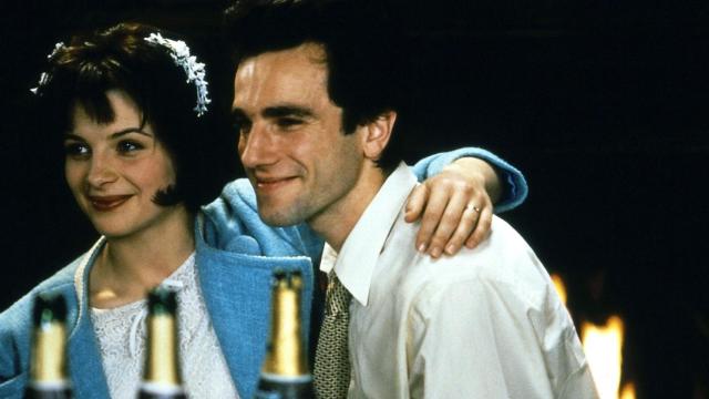 Una imagen de la adaptación cinematográfica de 'La insoportable levedad del ser' (1988), con  Daniel Day-Lewis y Juliette Binoche