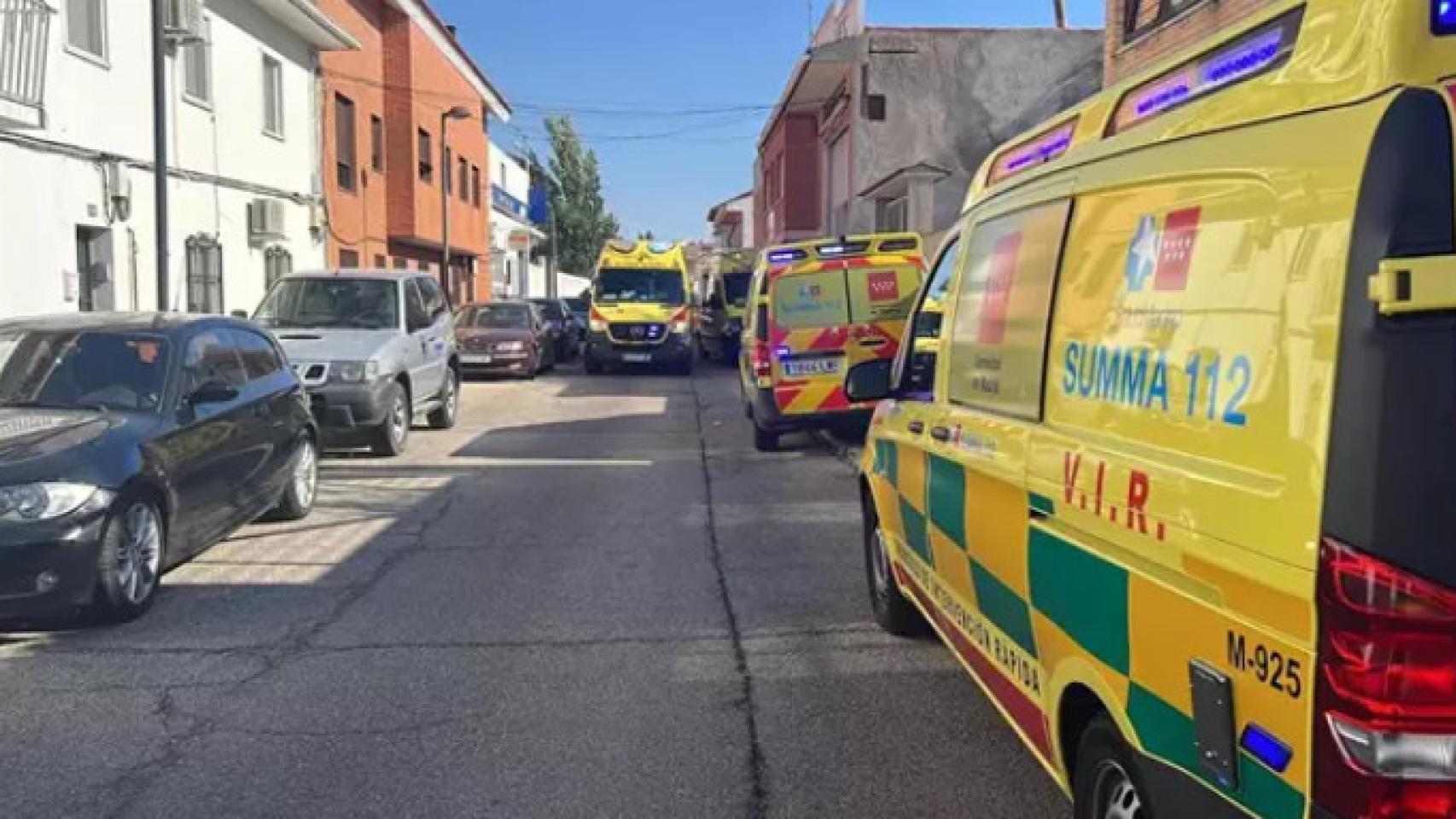 Los sanitarios en el lugar de los hechos.