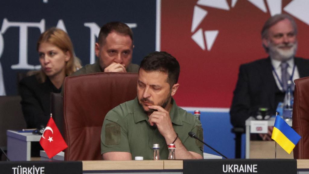 El presidente de Ucrania, Volodymyr Zelenskiy, asiste a una cumbre de líderes de la OTAN en Vilnius, Lituania, el 12 de julio de 2023.