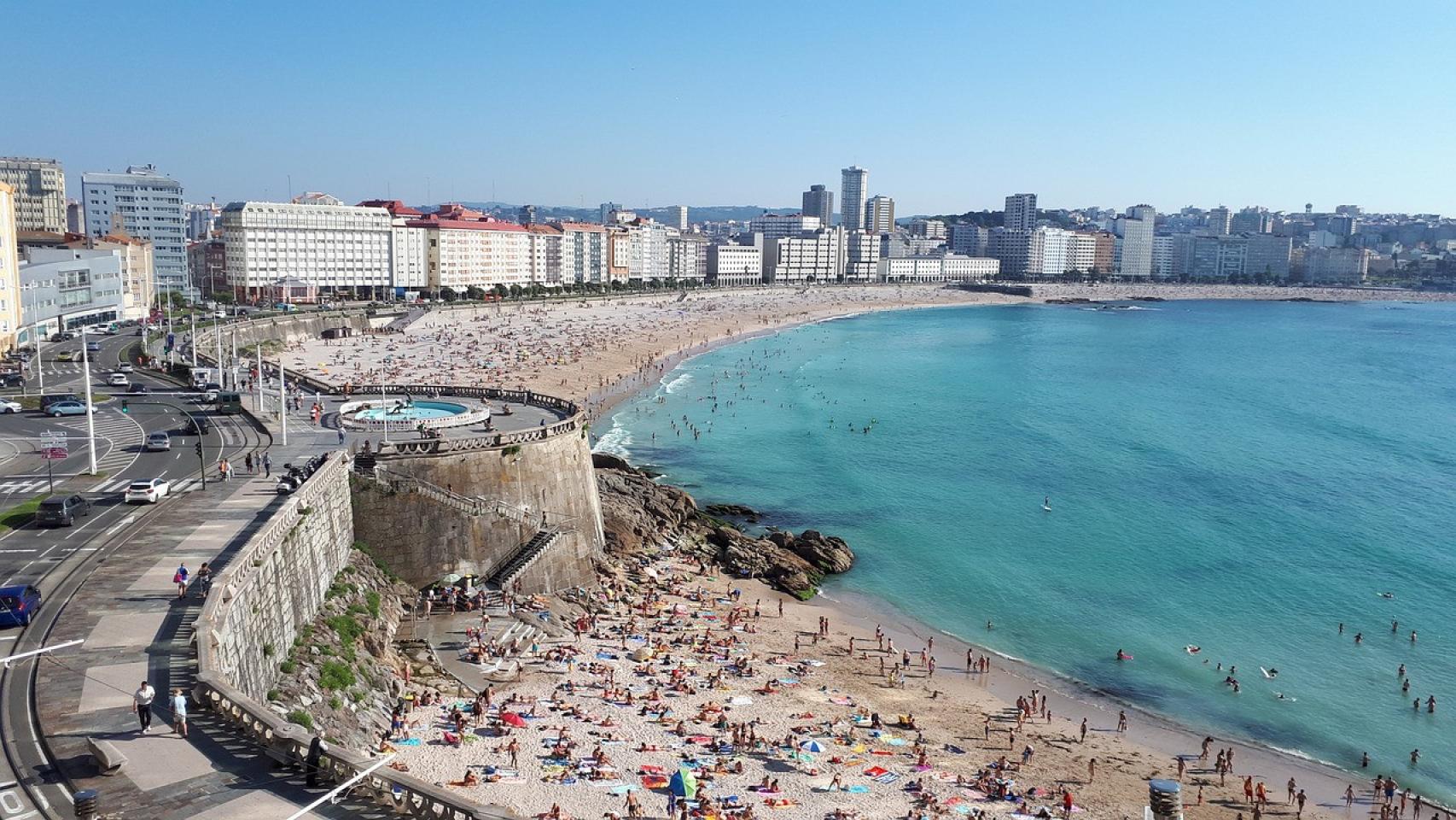 Esta ciudad tiene el paseo marítimo más largo de España (y Europa)