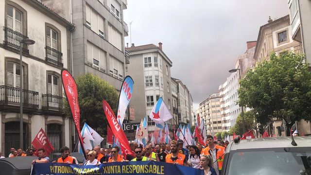 Los trabajadores de ambulancias protestando en Santiago de Compostela