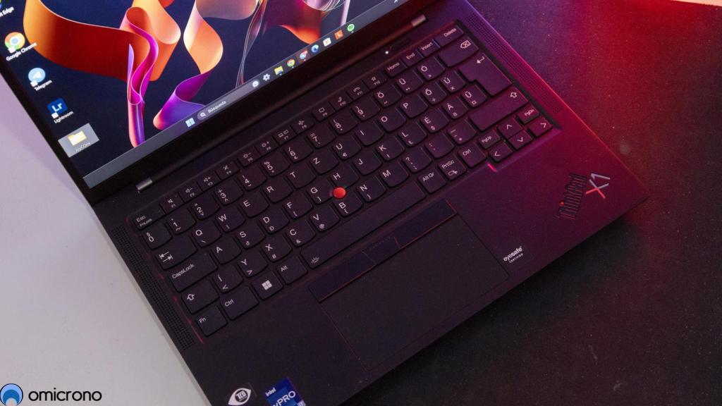 ThinkPad X1 Carbon.