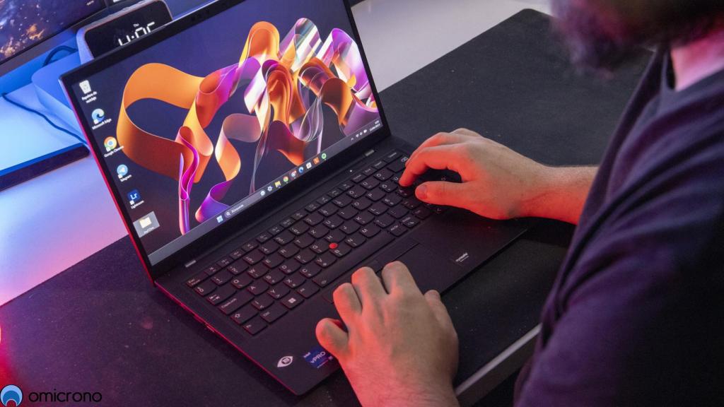 ThinkPad X1 Carbon.
