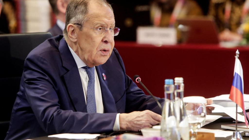 Ministro de Relaciones Exteriores de Rusia, Sergei Lavrov, habla durante la Conferencia Post-Ministerial de la ASEAN con Rusia en la Reunión de Ministros de Relaciones Exteriores de la Asociación de Naciones del Sudeste Asiático (ASEAN) en Yakarta, Indonesia.