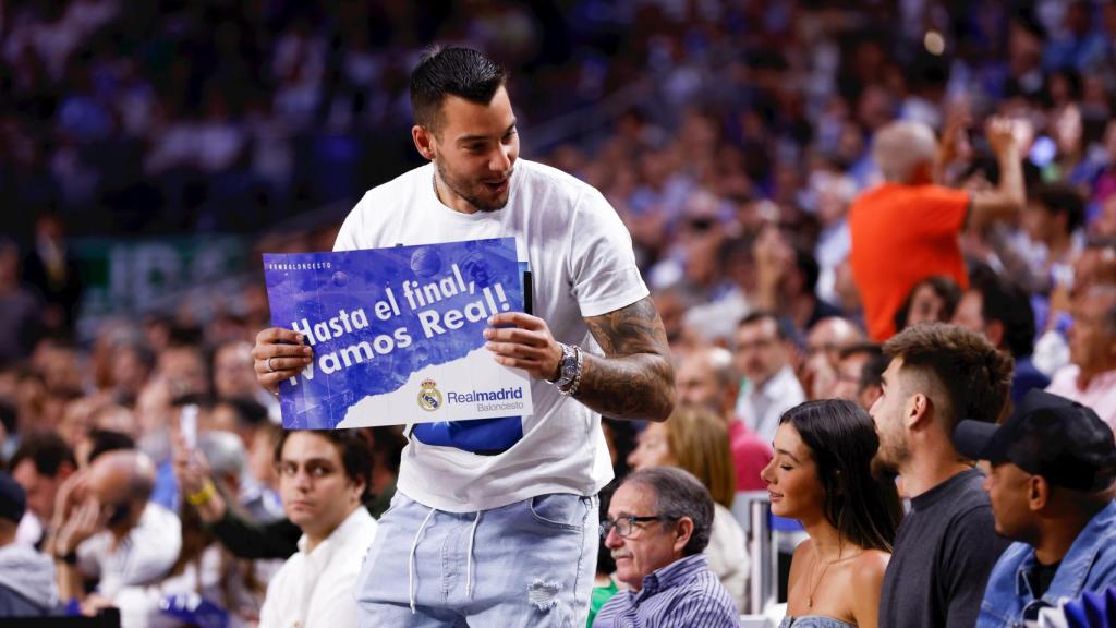 Willy Hernagómez animando al Real Madrid en la reciente serie de la Euroliga contra el Partizan