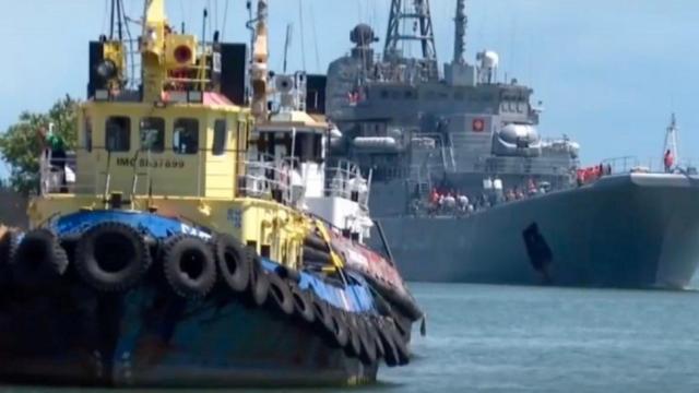 El buque de desembarco Olenegorskiy Gornyak.