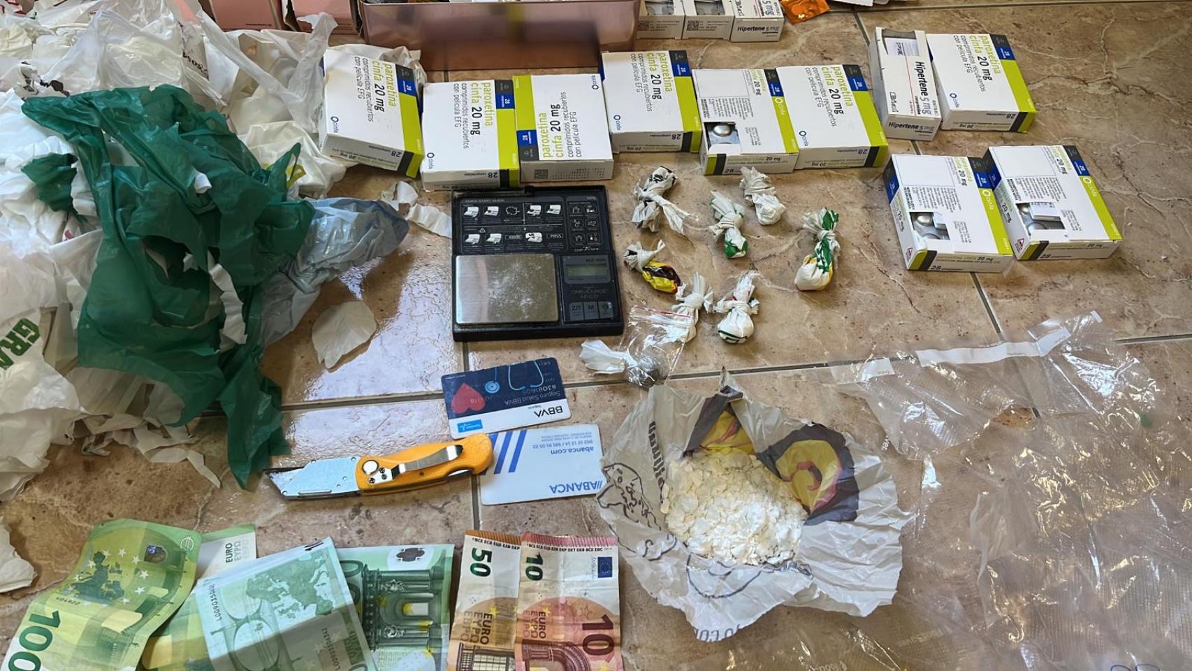 Objetos incautados a la detenida en O Carballiño.