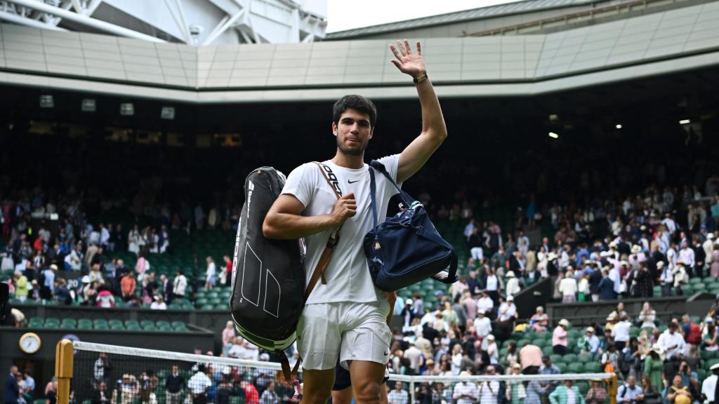 Carlos Alcaraz, en la pista central de Wimbledon