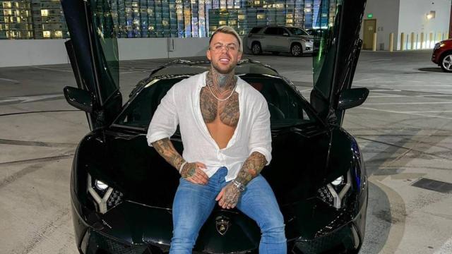 Amadeo Lladós vende cursos para millonarios.