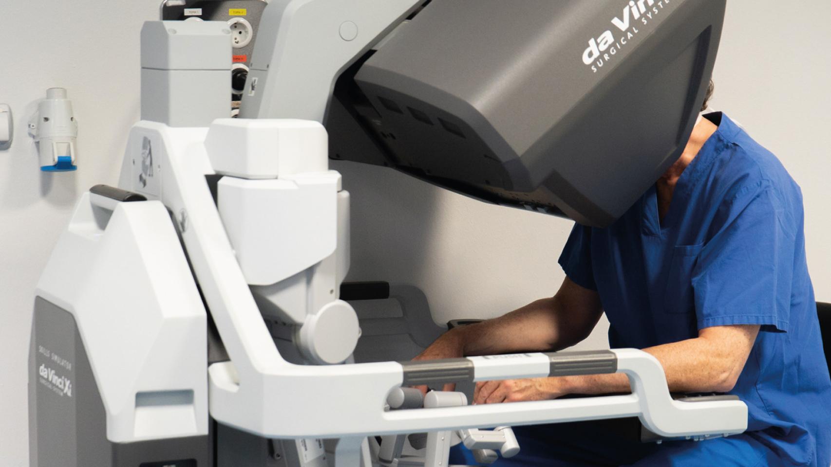 Un robot Da Vinci para el servicio de Cirugía Robótica