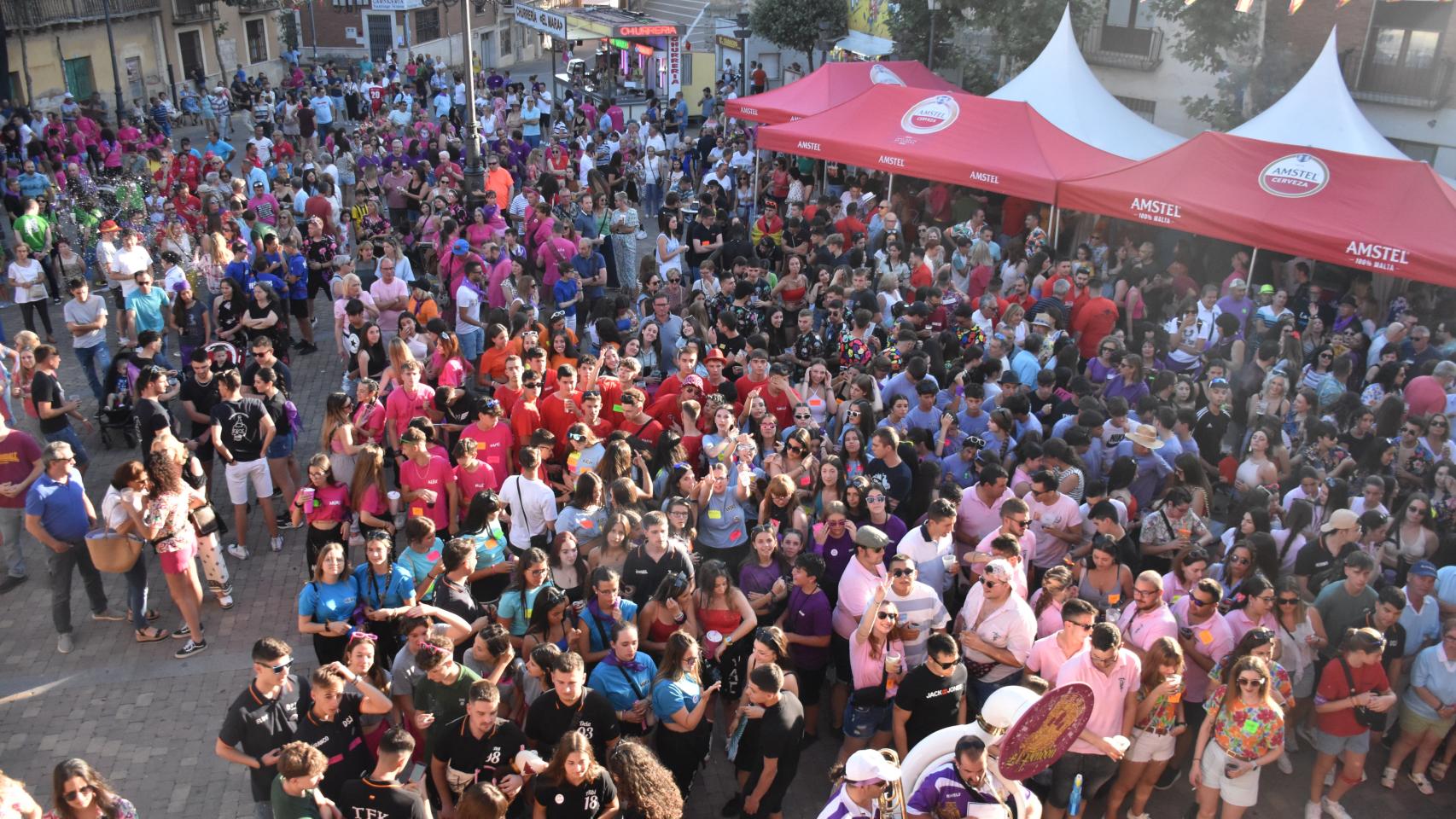 La Plaza Mayor de Cigales en el comienzo de las Fiestas de Santa Marina