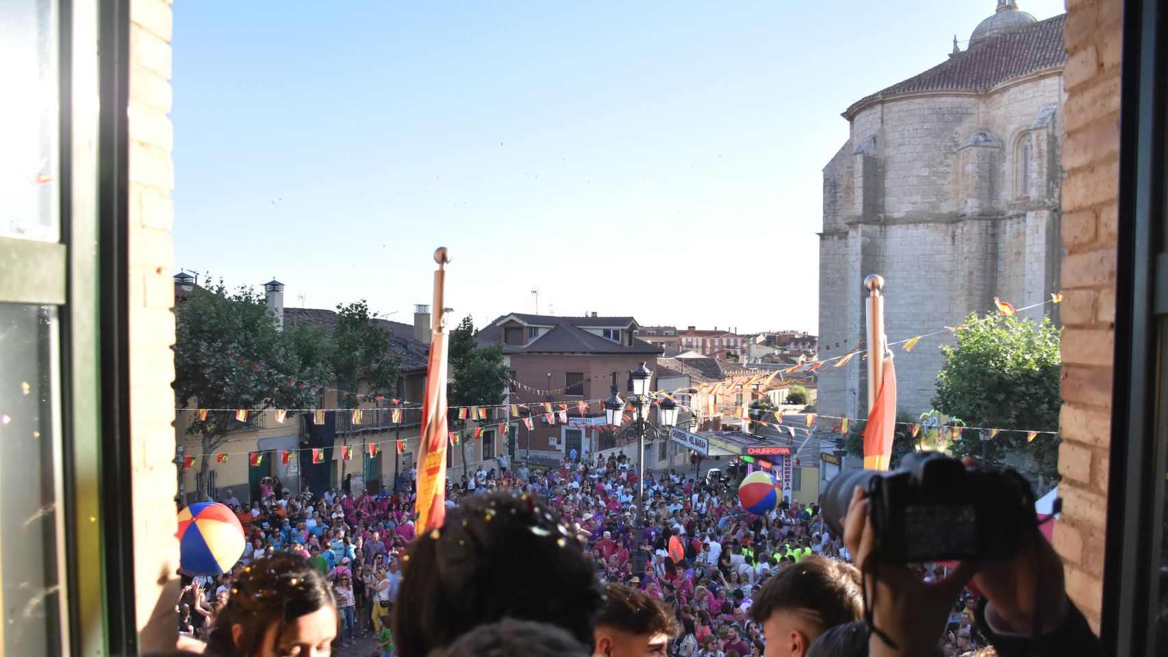 Momentos previos al pregón de las Fiestas de Santa Marina en Cigales