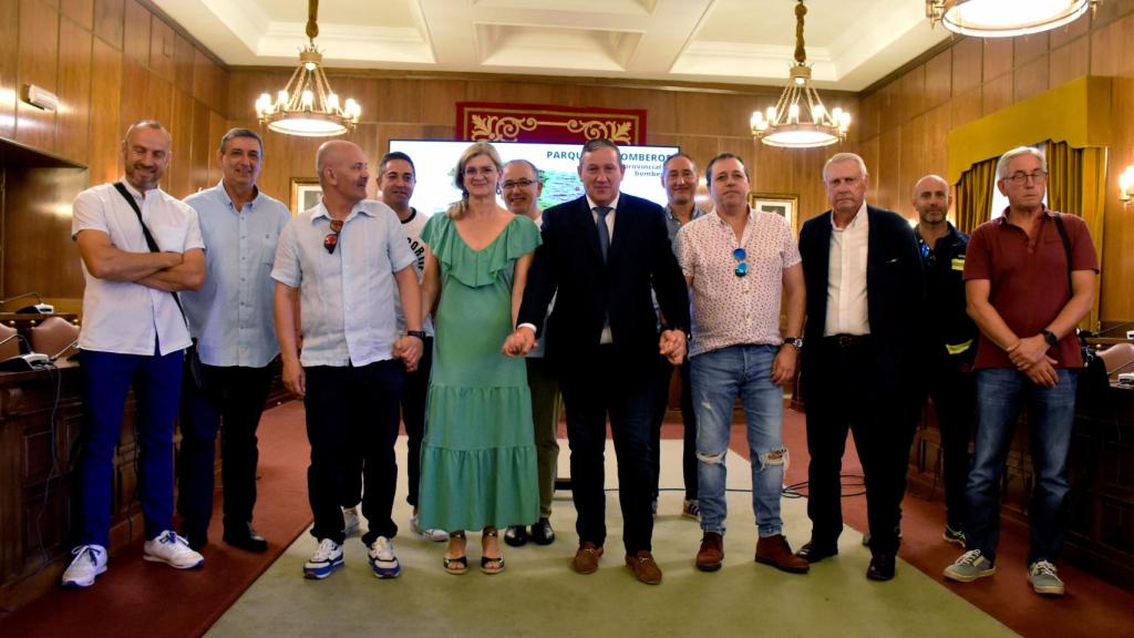 Javier Faúndez y los sindicatos se dan la mano para escenificar el acuerdo