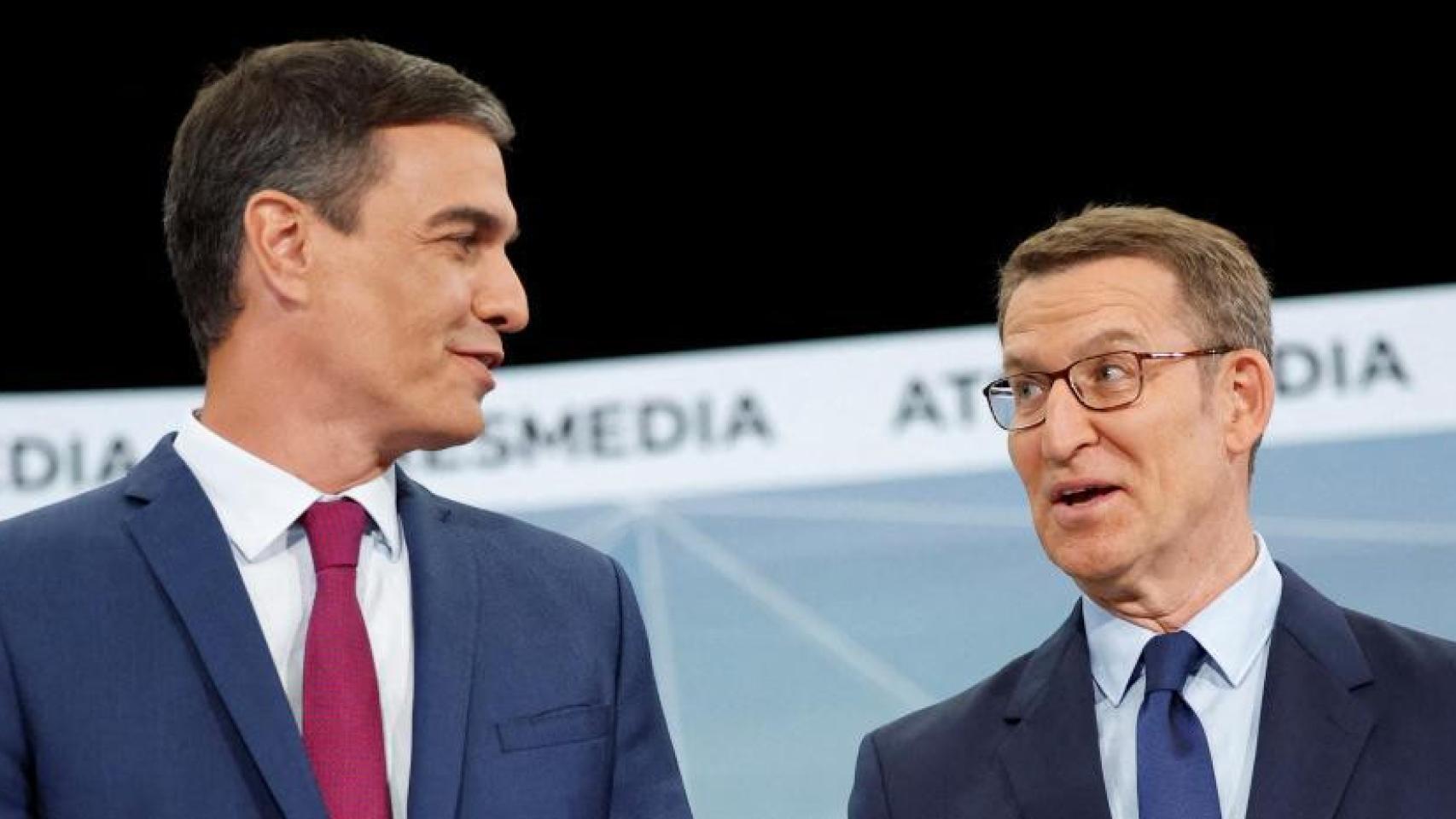 Sánchez y Feijóo, antes de comenzar su único cara a cara de la campaña electoral.