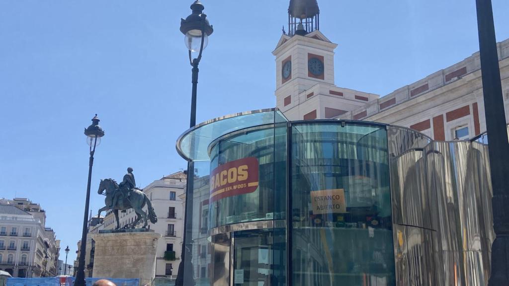 Los quioscos en forma de cilindro de la Puerta del Sol