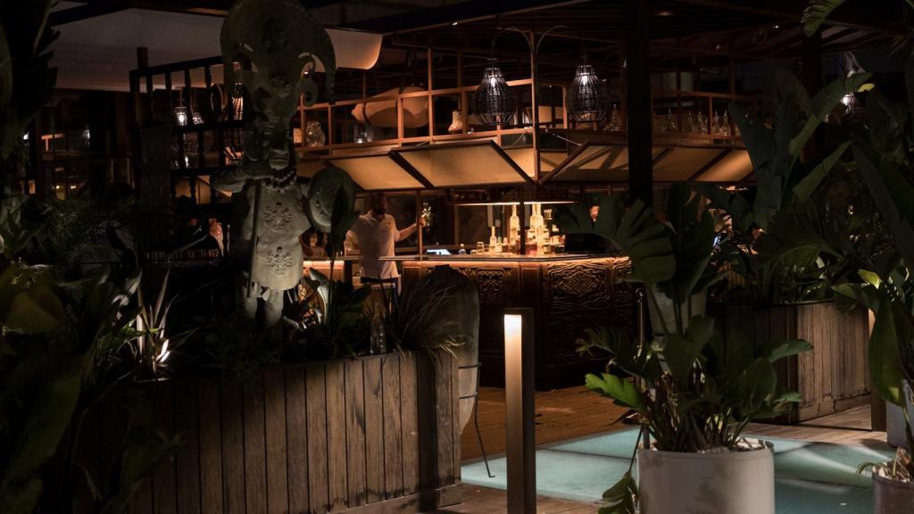 El interior del restaurante en el hotel W Barcelona.