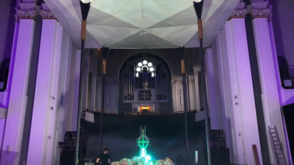 Rave en la iglesia de Santo Tomás, en Berlín.