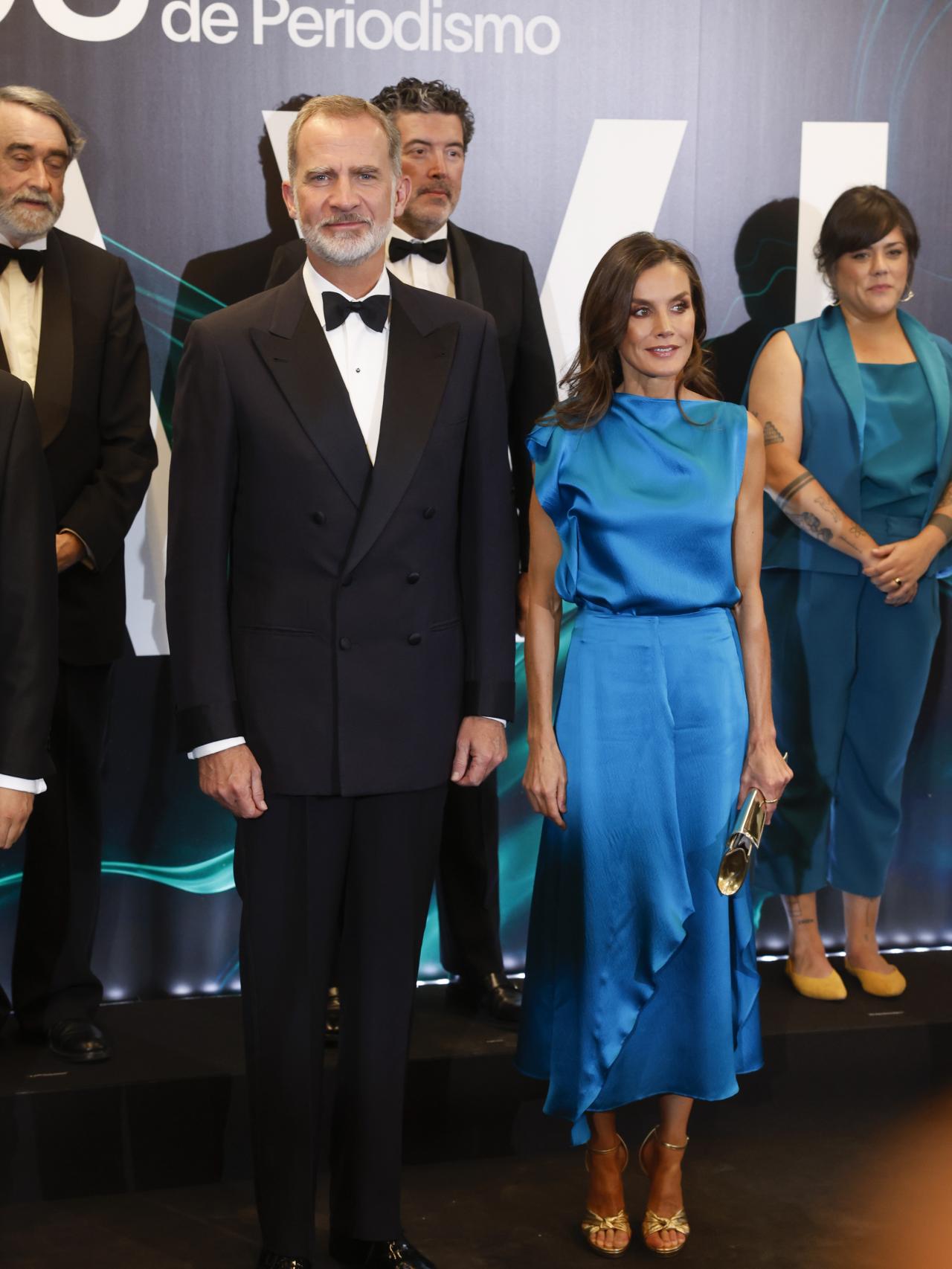 La Reina ha elegido una cartera de mano de Magrit.