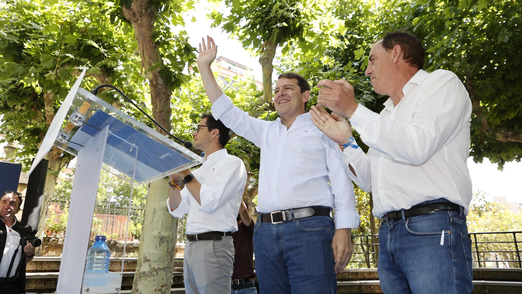 El presidente de la Junta, Alfonso Fernández Mañueco, durante su intervención en un acto del PP en Soria, este lunes.