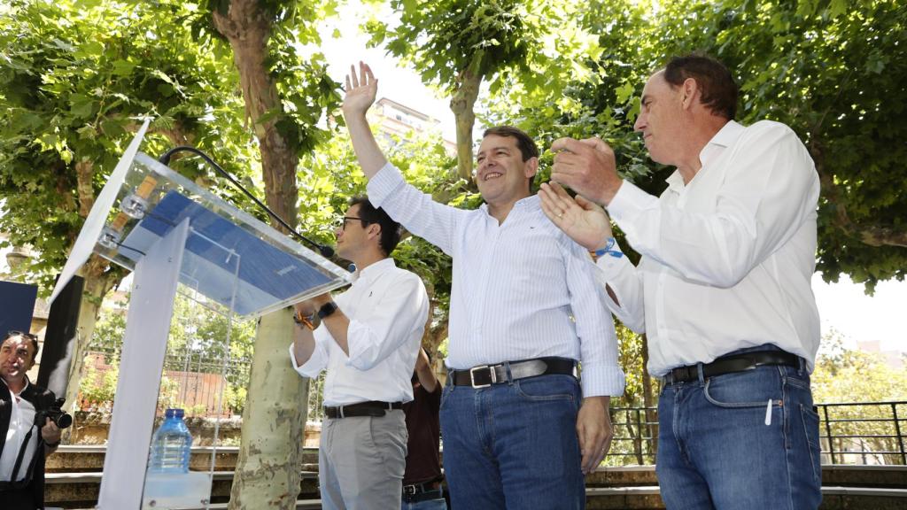 El presidente de la Junta, Alfonso Fernández Mañueco, durante su intervención en un acto del PP en Soria, este lunes.