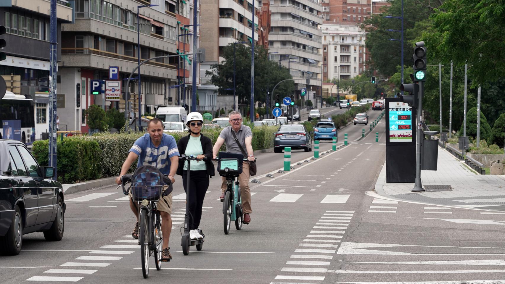 Imagen del carril bici de Isabel la Católica, en Valladolid.